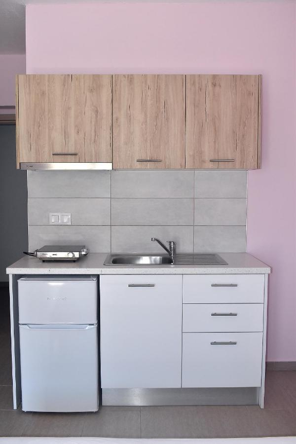 Paralía Giorgos-Fenia Apartments מראה חיצוני תמונה