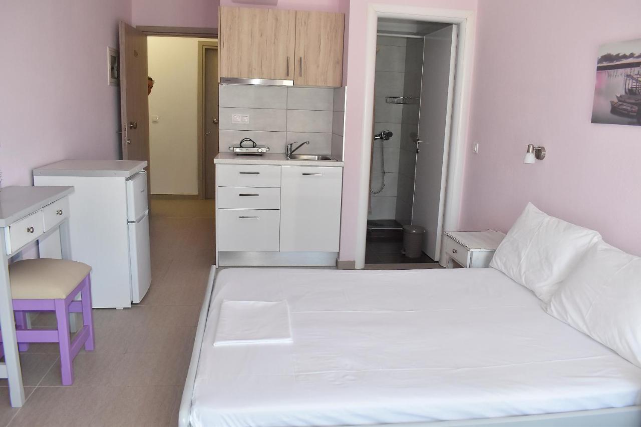 Paralía Giorgos-Fenia Apartments מראה חיצוני תמונה