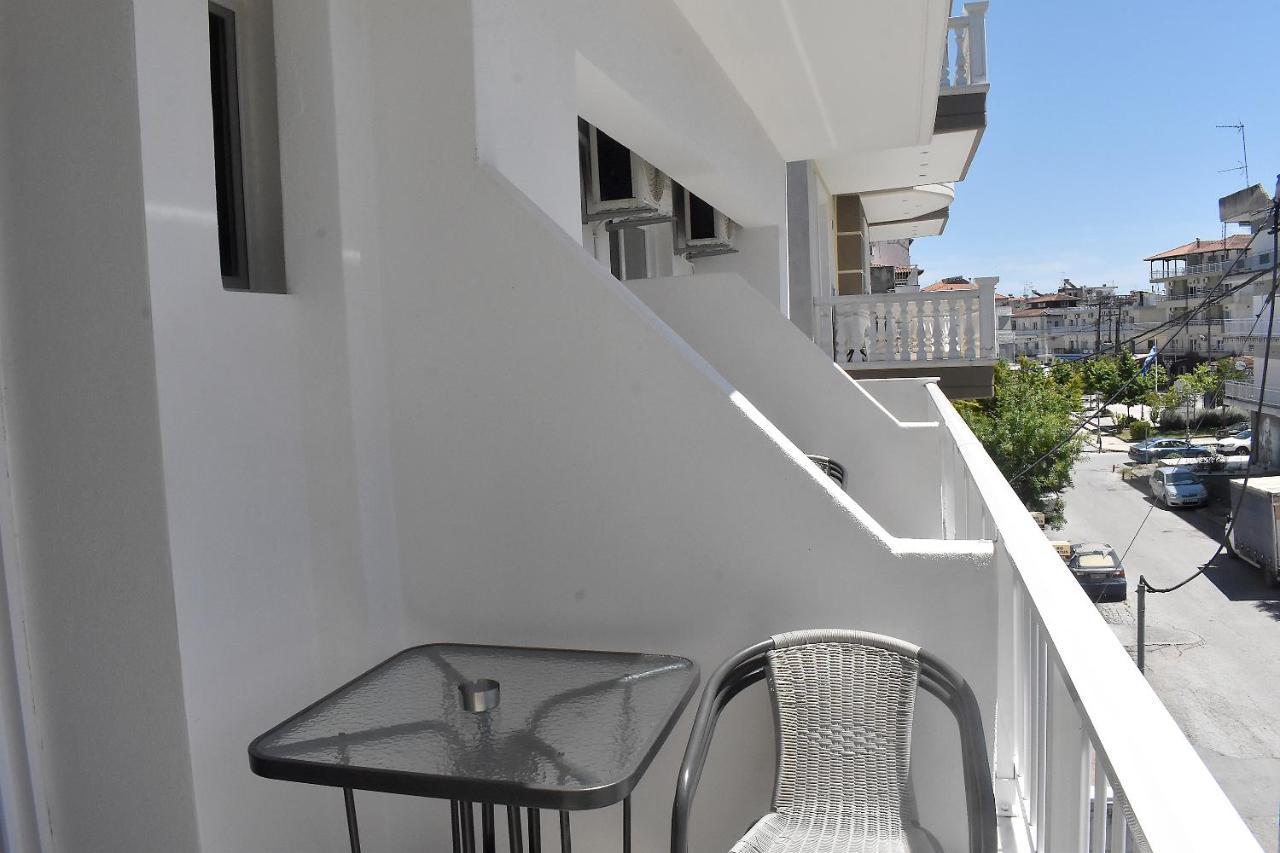 Paralía Giorgos-Fenia Apartments מראה חיצוני תמונה