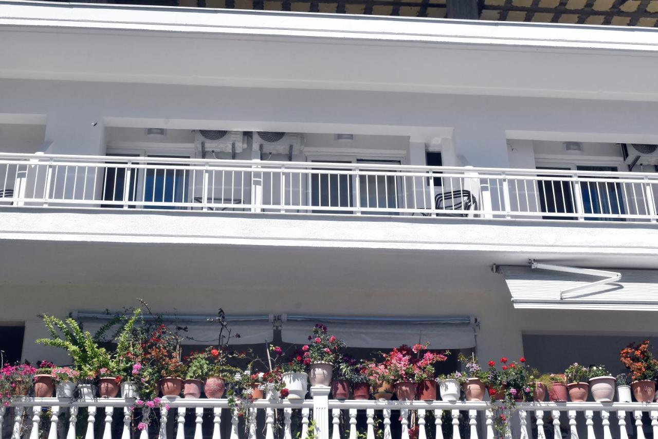 Paralía Giorgos-Fenia Apartments מראה חיצוני תמונה