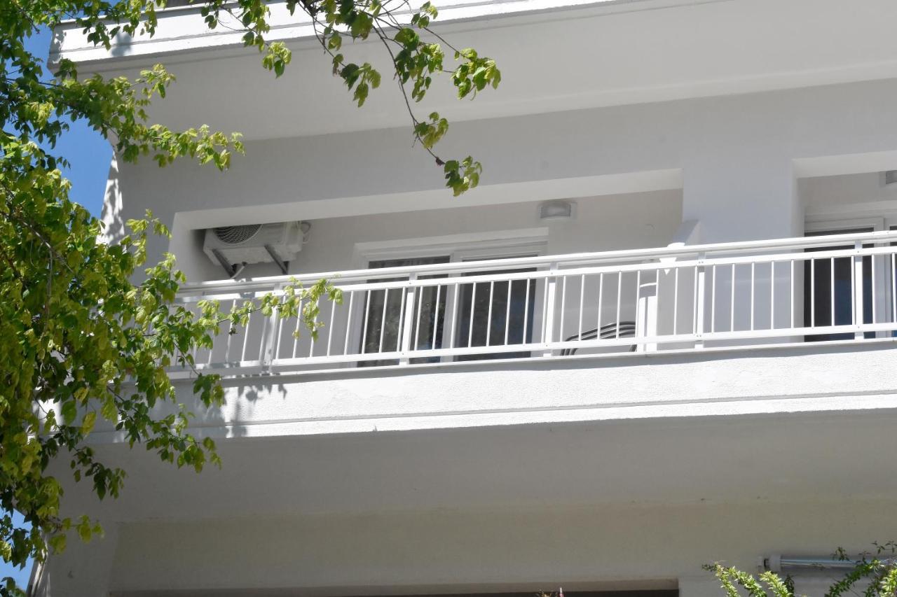 Paralía Giorgos-Fenia Apartments מראה חיצוני תמונה